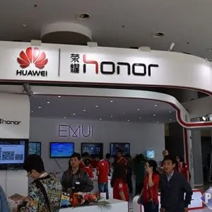 销毁手机的背后：华为荣耀以品质叩响中国创造之门