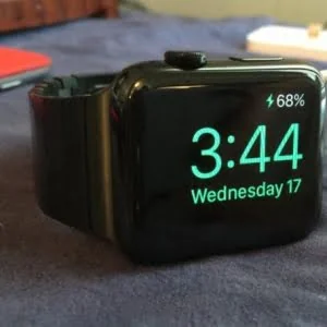 二代 Apple Watch 消息：支持 FaceTime、明年发布