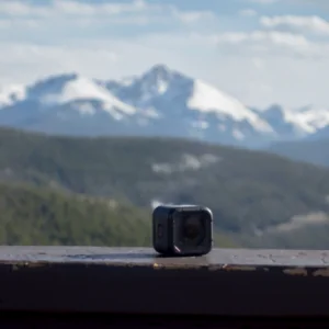 GoPro发布最小的运动相机Hero 4 Session，不用戴套就能防水