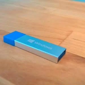 微软Windows 10系统U盘外观首曝