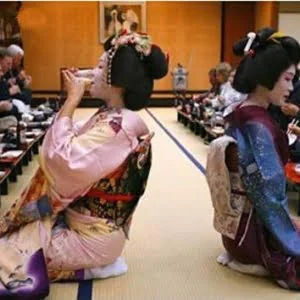 通过一枚“肉会”，看日本潜规则下的情感社交