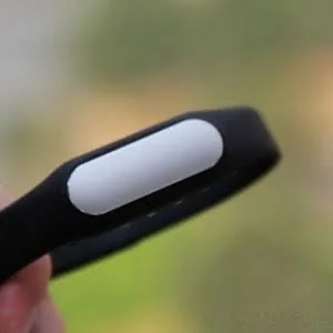 小米手环曝漏洞 黑客能直接控制它