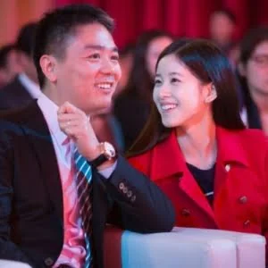 天津大爆炸 刘强东奶茶妹妹夫妇捐款1000万！