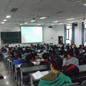 10岁男童大学蹭课 能自己设计病毒程序