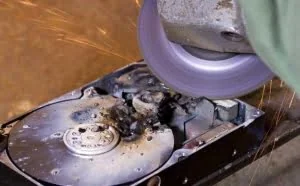 专家教你如何彻底破坏硬盘数据