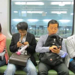 长时间把玩手机会导致焦虑和抑郁吗？
