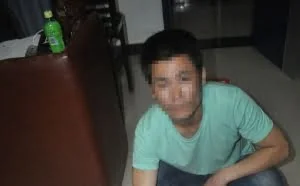 男子深夜恐吓值班老人 抢走235部苹果手机