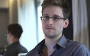 斯诺登：FBI应将iPhone 5C漏洞披露给苹果