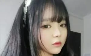 女孩化妆视频爆红 网友：这明明是易容术