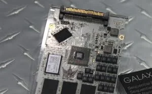 2.5GB/s！影驰白色名人堂U.2、M.2、PCI-E SSD蜂拥而出