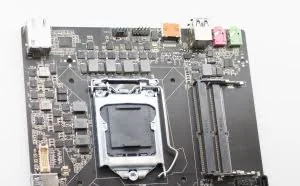 七彩虹B150-GP104：集成了GTX 1070独显的奇怪主板