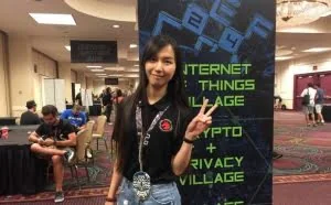 中国美女黑客展示攻击4G LTE网络 手机通信数据随意看