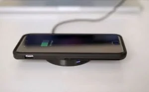 供应链确认iPhone 8支持快速充电