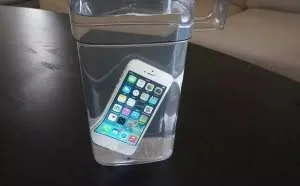 手机进水不用怕 7分钟就能自我修复