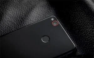 首款“小屏旗舰”：骁龙旗舰+3GB+64GB，仅售1099