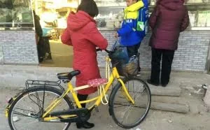 为何月入过万都没妨碍他偷共享单车？监管漏洞太多