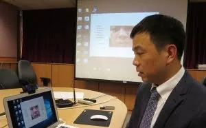 中国教授发明的“唇语密码”惊动了世界：动动嘴唇，门就自动打开 |潮科技
