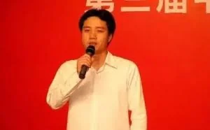 他初中没毕业，就想通宵玩游戏，一不小心却做出两个行业第一！