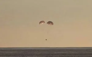 天地通联：“龙”回家了+8小时太空行走