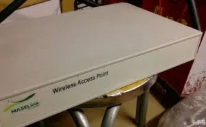 终于把无线AP鸡肋的系统刷成openwrt，从此山鸡变凤凰！
