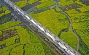 英媒评中国高铁：范围世界最大，速度还将更高