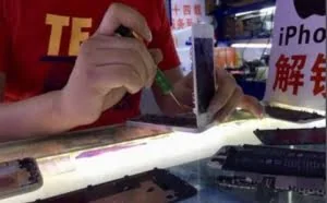 老外探访华强北黑市：组装一部iPhone仅需15分钟