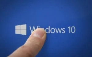 Windows 10新版发布：告别黑屏！