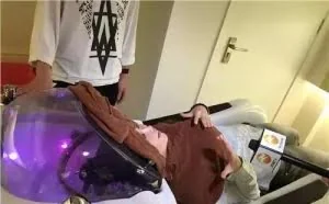 全自动洗头机器人问世，美发业是否会被机器人取代