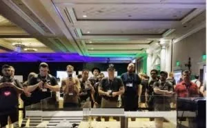 机器人HEXA登陆DEFCon黑客大会，上演拆弹竞赛