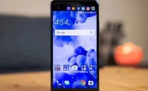 5.7寸+2K屏+3D曲面玻璃，贵族HTC终忍不住降价？