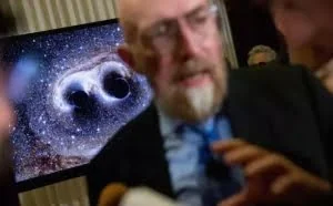 人类首次发现引力波，“星际穿越”或成可能！