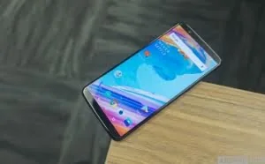 6寸全面屏8GB骁龙835旗舰 一加5T将在国内发布