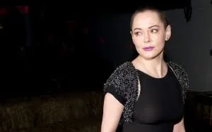 美国女演员Rose McGowan艳照被盗并且在网上公布