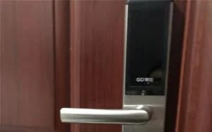 未进门先充电？智能锁的充电之殇