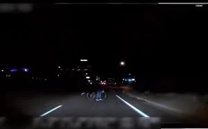 [图]警方公布Uber车祸录像：安全员可能正低头看手机