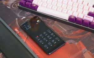 努比亚红魔游戏手机开箱：幻彩RGB灯带颜值赞