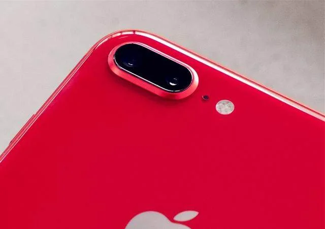 iPhone争议最大的一款机型，有人说丑出天际，有人却说很惊艳