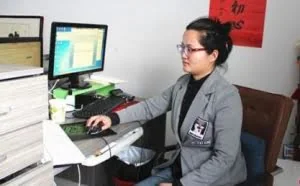 90后女孩创业做电商老板，年销售额近千万元