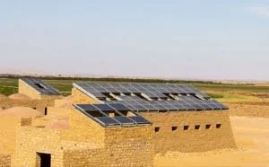 埃及沙漠建世界最大的太阳能发电场
