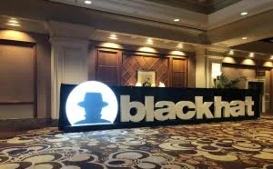 阿里安全专家BlackHat和DEFCON现场演示：一分钟越狱iOS 11.4