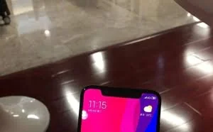 小米8屏幕指纹版谍照曝光：看上去更和谐了