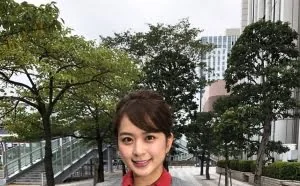 日本美女主播上下班形象差异太大 网友热议“反差”