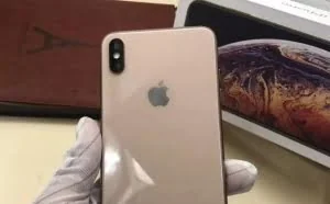 真假难辨！网友用1799元买到山寨苹果XS Max 开机后大吃一惊