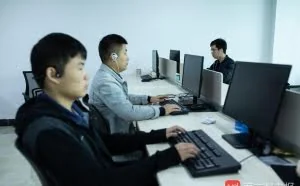 31岁盲人蔡勇斌自学编程，不仅会敲代码，还创立公司收获爱情