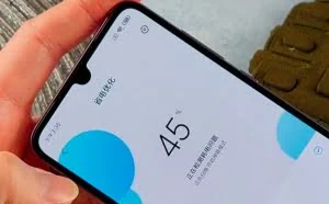 [视频]小米9续航测试：连续吃鸡刷视频60分钟 表现尚可