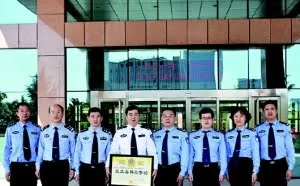 网络老虎团| 24小时在线“暗战”罪犯，电脑当枪与“黑客”智斗