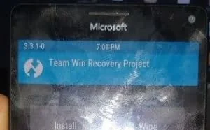 黑客开发者正研究将微软 Lumia 950/XL 刷入安卓系统