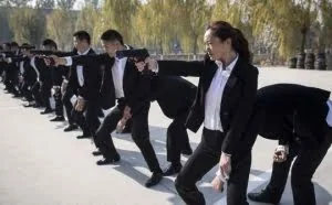 法媒探访中国“保镖学院”：更重防黑客 找窃听器是必备技能